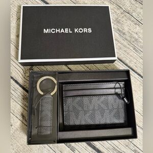 NWT. In box! Authentic Michael Kors gift set with card wallet and keychain fob
